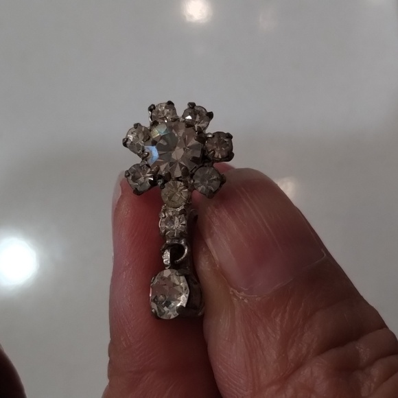 Clear Rhinestone vintage screw back earrings flower shape - Picture 6 of 8